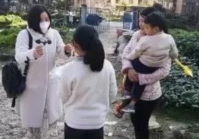 杭州疫情母女坠楼事件,被忽视的心理次生灾害与集体疗愈之路 杭州疫情母女坠楼事件,被忽视的心理次生灾害与集体疗愈之路